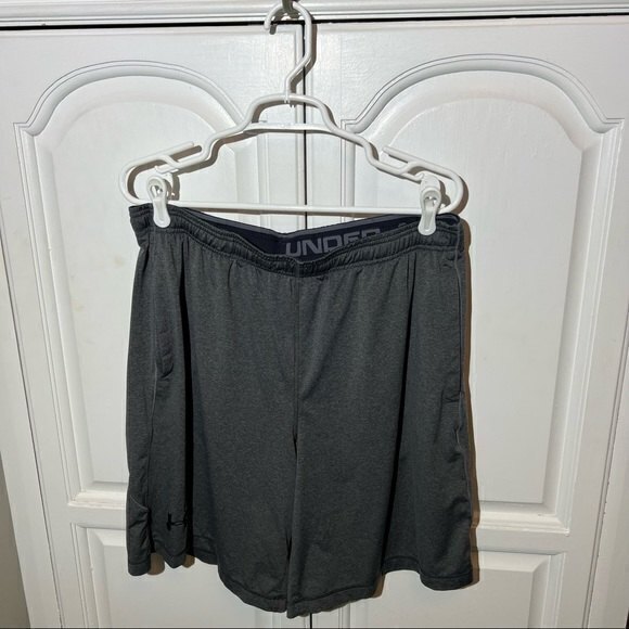 !Firm‎ Price! Under Armour Men’s Shorts Size XL, Gray - Picture 1 of 8